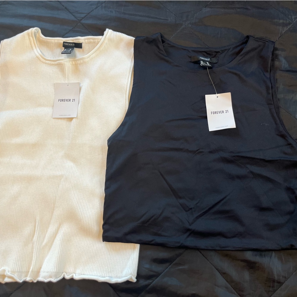 Bundle 2 women’s Forever 21 tank tops XL new